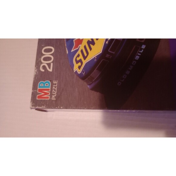 Vintage Sterling Martin 200 pcs Nascar Car Puzzle NOS - Picture 2 of 6